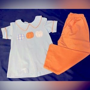 Stitchy Fish Short Sleeve Pumpkin Pant Set 
4T